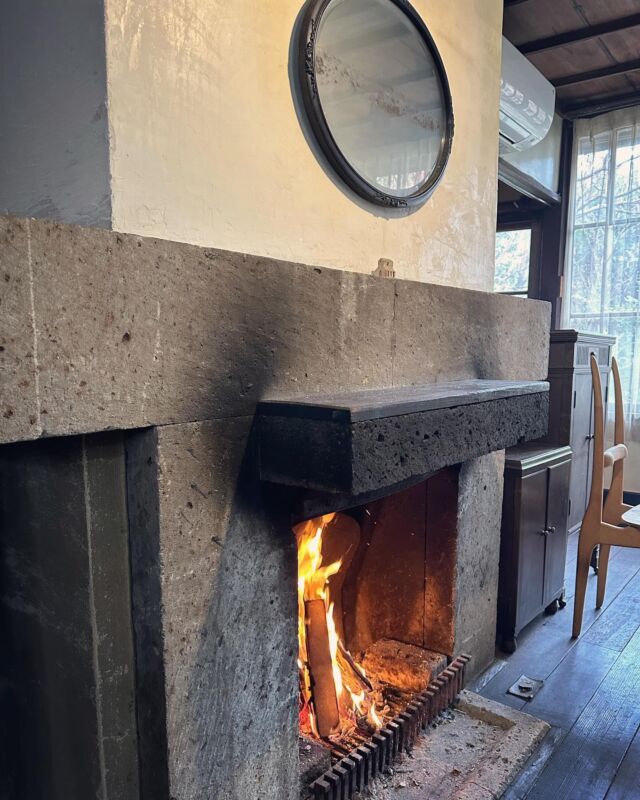 前回の投稿でもお伝えしましたが、先週は日本身体文化研究所に行き、日本人の身体研究をされている矢田部英正さんにお会いしました。

体育座りの廃止について矢田部さんも前から気にしていらっしゃったみたいですので、なんとこれから協力してもらえる事になりました🙇‍♂️

ただ廃止するだけではなく、その後どうするのか？
小中高生に対してどんな椅子にするのか？
これからの具体的な方向性について詳しく話し合いながら色々決めて行きます。

椅子に関しては、実際に研究しながらいろんな椅子を作っている矢田部さん監修の元で制作していきたいと思います。

#体育座り廃止へ #NPO法人 #立ち上げ #協力してくる人募集中 
#学校 #日本を変える #側弯症 #持病 #教育 #体育座り #脊柱 #脊柱側弯症 #整形外科 #リハビリ #側弯 #japan #tokyo #日本 #東京 #me #follow #followme