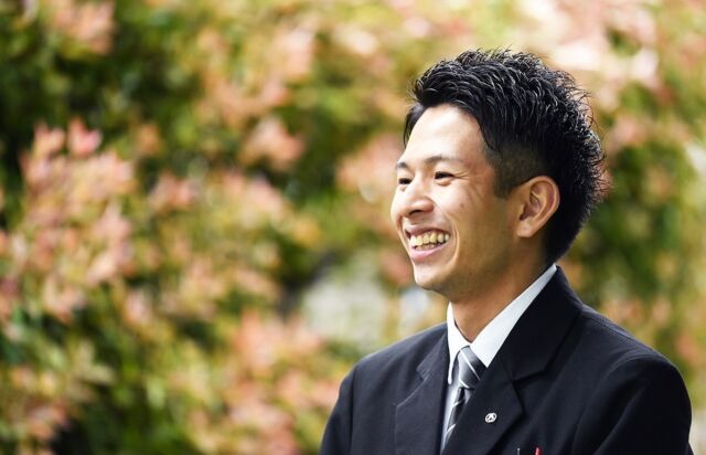 僕の自己紹介をしていなかったので、軽く紹介させて頂きます！

1992年12月25日生まれ(31歳)
・群馬県出身
・東京都住み
・中1〜高1までソフトテニス部
・趣味はスノーボードが大好きですが、今はリハビリに専念している為、今シーズンはお休み中
・仕事は運送関係
・空いた日は基本、活動に費やしています

詳細は制作中のHPに載せる予定で進めていますので、出来上がり次第ご連絡します〜🙇‍♂️

3月下旬〜4月上旬予定✏️

#体育座り廃止 #NPO法人 #立ち上げ #協力してくる人募集中 
#学校 #日本を変える #側弯症 #持病 #教育 #体育座り #脊柱 #脊柱側弯症 #整形外科 #リハビリ #側弯 #japan #tokyo #日本 #東京 #me #follow #followme