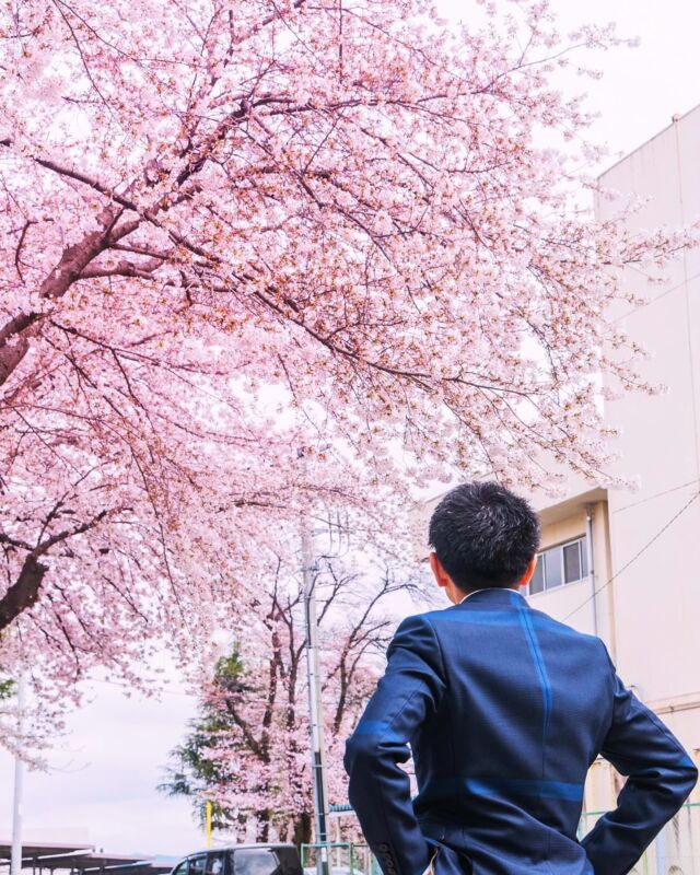 13年ぶりの学校へ
コルセット外した状態で学校にいるのが久しぶり過ぎて、なんだか不思議な感じでした！

より一層この活動を必ず成し遂げるという気持ちを改めて強く考えさせられました。

#NPO法人 #立ち上げ #協力してくる人募集中 
#学校 #日本を変える #側弯症 #持病 #教育 #体育座り #脊柱 #脊柱側弯症 #整形外科 #リハビリ #側弯 #japan #tokyo #日本 #東京 #me #follow #followme